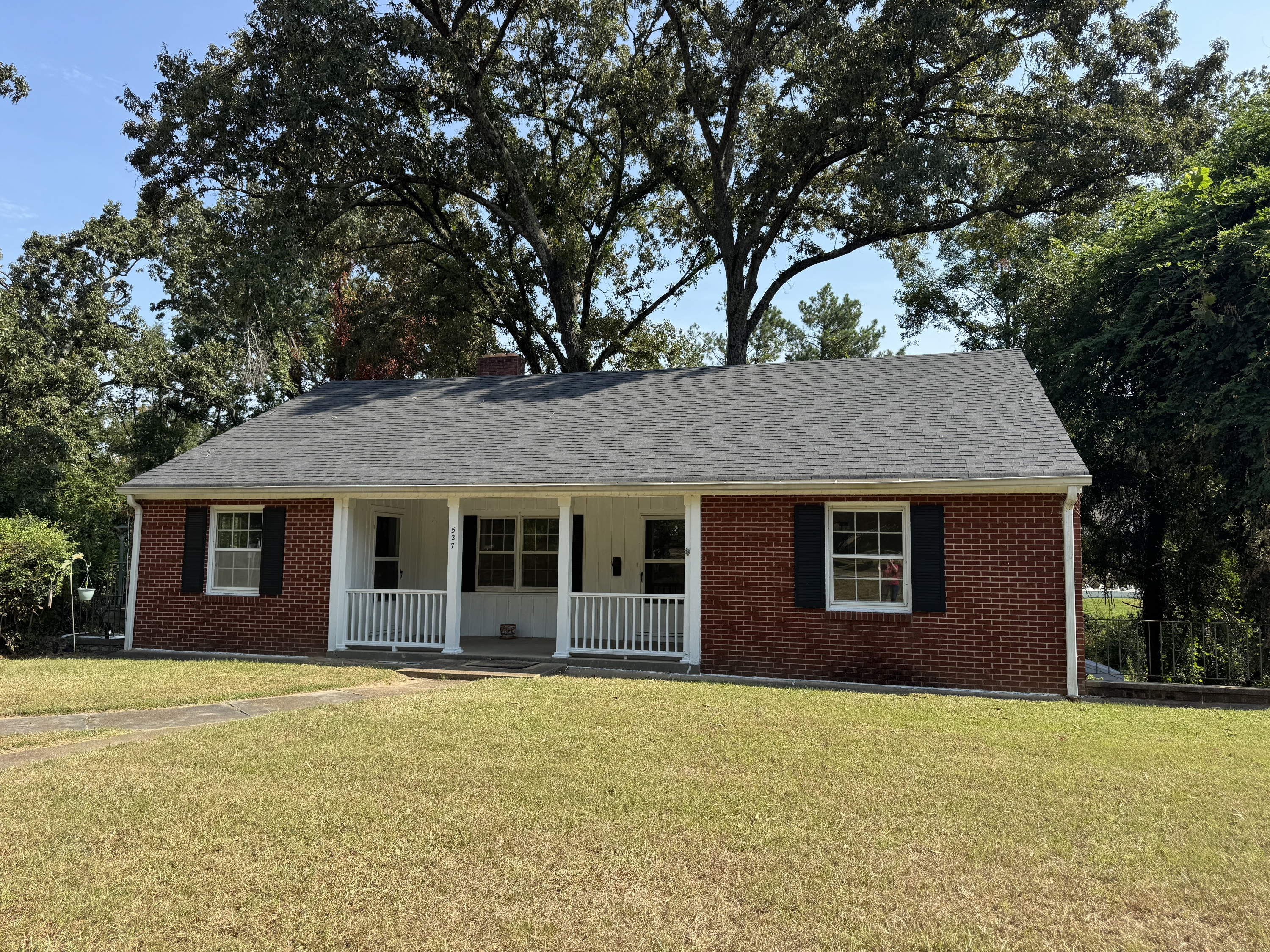527 College Hill Road